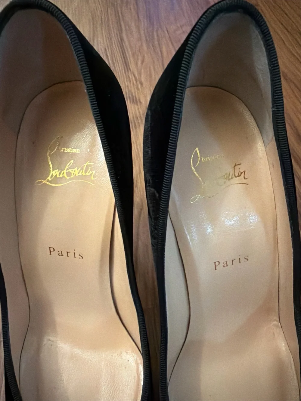 Christian Louboutin Diva Cora 100 Black Velvet Jeweled Heart Pumps 38.5